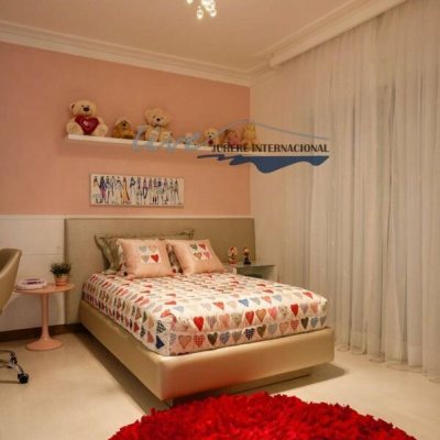 Casa Residencial com 464m², 5 quartos (sendo 4 suítes), 4 garagens, no bairro Jurerê Internacional em Florianópolis