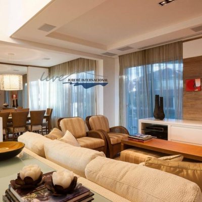Casa Residencial com 464m², 5 quartos (sendo 4 suítes), 4 garagens, no bairro Jurerê Internacional em Florianópolis