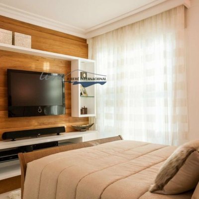 Casa Residencial com 464m², 5 quartos (sendo 4 suítes), 4 garagens, no bairro Jurerê Internacional em Florianópolis