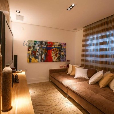 Casa Residencial com 464m², 5 quartos (sendo 4 suítes), 4 garagens, no bairro Jurerê Internacional em Florianópolis