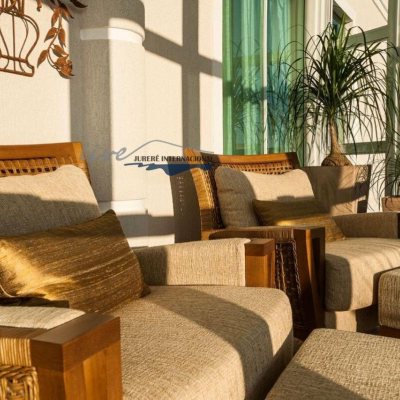 Casa Residencial com 464m², 5 quartos (sendo 4 suítes), 4 garagens, no bairro Jurerê Internacional em Florianópolis