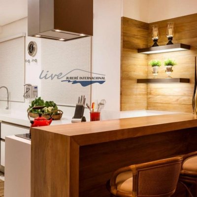 Casa Residencial com 464m², 5 quartos (sendo 4 suítes), 4 garagens, no bairro Jurerê Internacional em Florianópolis