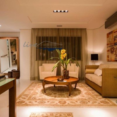 Casa Residencial com 464m², 5 quartos (sendo 4 suítes), 4 garagens, no bairro Jurerê Internacional em Florianópolis