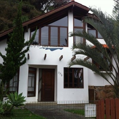 Casa Residencial com 200m², 4 quartos, 3 suítes, 5 garagens, no bairro Jurerê Internacional em Florianópolis