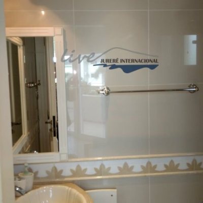 Casa Residencial com 1290m², 8 quartos (sendo 6 suítes), 8 garagens, no bairro Jurerê Internacional em Florianópolis