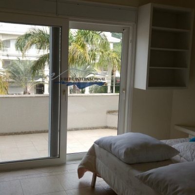 Casa Residencial com 1290m², 8 quartos (sendo 6 suítes), 8 garagens, no bairro Jurerê Internacional em Florianópolis