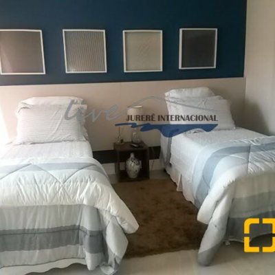 Casa Residencial com 665m², 5 quartos, 2 suítes, 2 garagens, no bairro Jurerê Internacional em Florianópolis