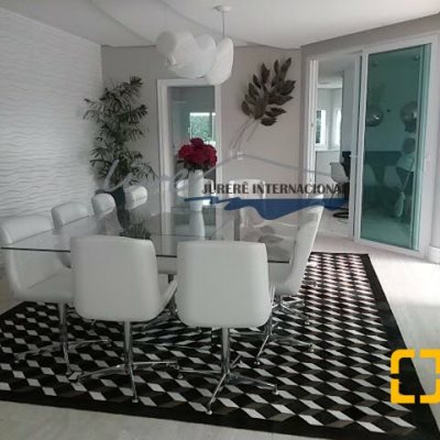 Casa Residencial com 665m², 5 quartos, 2 suítes, 2 garagens, no bairro Jurerê Internacional em Florianópolis