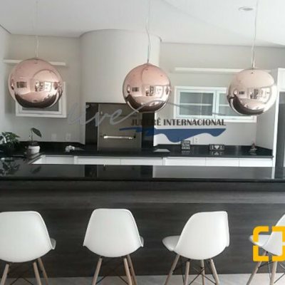 Casa Residencial com 665m², 5 quartos, 2 suítes, 2 garagens, no bairro Jurerê Internacional em Florianópolis