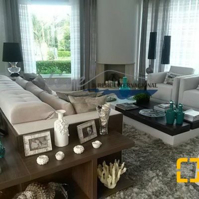 Casa Residencial com 665m², 5 quartos, 2 suítes, 2 garagens, no bairro Jurerê Internacional em Florianópolis