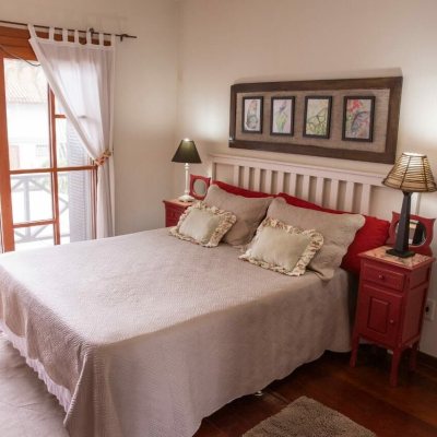 Casa Residencial com 280m², 4 quartos, 2 suítes, 2 garagens, no bairro Jurerê Internacional em Florianópolis