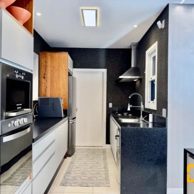 Casa Residencial com 320m², 3 quartos, 2 suítes, 3 garagens, no bairro Jurerê Internacional em Florianópolis