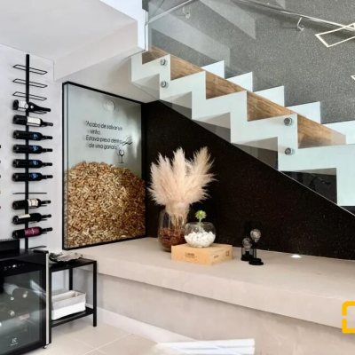 Casa Residencial com 320m², 3 quartos, 2 suítes, 3 garagens, no bairro Jurerê Internacional em Florianópolis