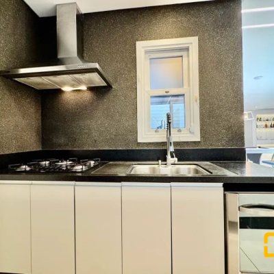 Casa Residencial com 320m², 3 quartos, 2 suítes, 3 garagens, no bairro Jurerê Internacional em Florianópolis