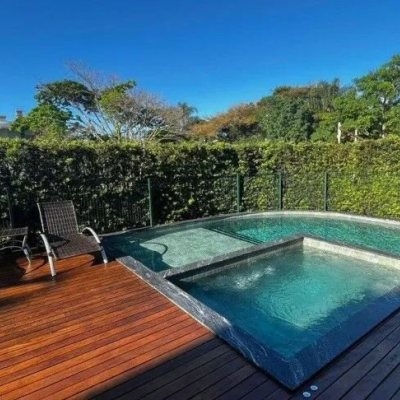 Casa Residencial com 433m², 5 quartos, 5 suítes, 4 garagens, no bairro Jurerê Internacional em Florianópolis