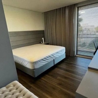 Casa Residencial com 433m², 5 quartos, 5 suítes, 4 garagens, no bairro Jurerê Internacional em Florianópolis