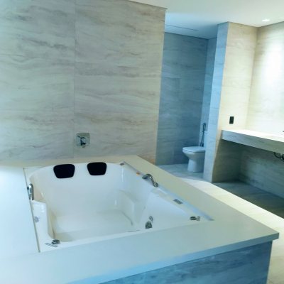 Casa Residencial com 700m², 5 quartos, 5 suítes, 6 garagens, no bairro Jurerê Internacional em Florianópolis