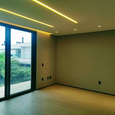 Casa Residencial com 700m², 5 quartos, 5 suítes, 6 garagens, no bairro Jurerê Internacional em Florianópolis