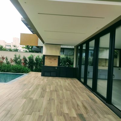 Casa Residencial com 700m², 5 quartos, 5 suítes, 6 garagens, no bairro Jurerê Internacional em Florianópolis