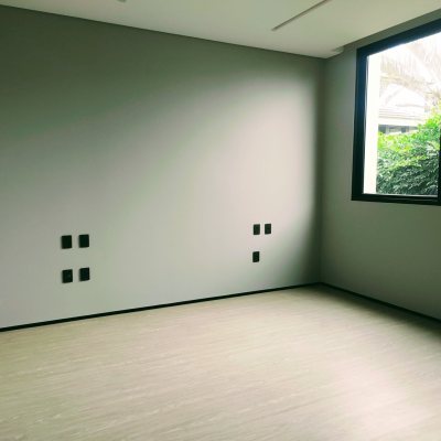 Casa Residencial com 700m², 5 quartos, 5 suítes, 6 garagens, no bairro Jurerê Internacional em Florianópolis