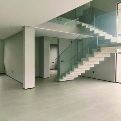 Casa Residencial com 700m², 5 quartos, 5 suítes, 6 garagens, no bairro Jurerê Internacional em Florianópolis