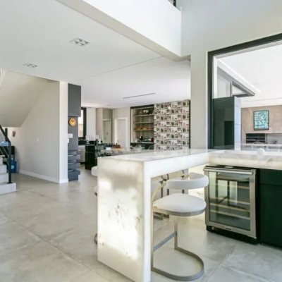 Casa Residencial com 460m², 5 quartos, 5 suítes, 2 garagens, no bairro Jurerê Internacional em Florianópolis