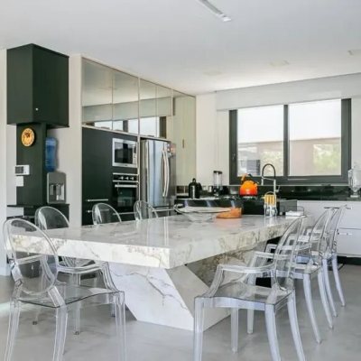 Casa Residencial com 460m², 5 quartos, 5 suítes, 2 garagens, no bairro Jurerê Internacional em Florianópolis