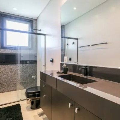 Casa Residencial com 460m², 5 quartos, 5 suítes, 2 garagens, no bairro Jurerê Internacional em Florianópolis