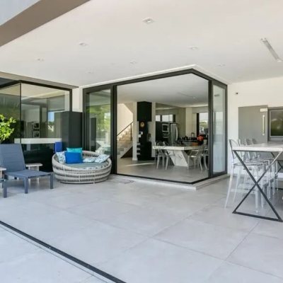 Casa Residencial com 460m², 5 quartos, 5 suítes, 2 garagens, no bairro Jurerê Internacional em Florianópolis