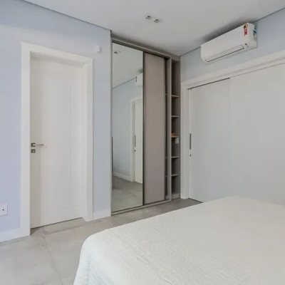 Casa Residencial com 460m², 5 quartos, 5 suítes, 2 garagens, no bairro Jurerê Internacional em Florianópolis