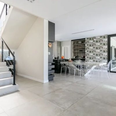 Casa Residencial com 460m², 5 quartos, 5 suítes, 2 garagens, no bairro Jurerê Internacional em Florianópolis