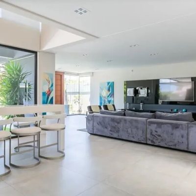 Casa Residencial com 460m², 5 quartos, 5 suítes, 2 garagens, no bairro Jurerê Internacional em Florianópolis