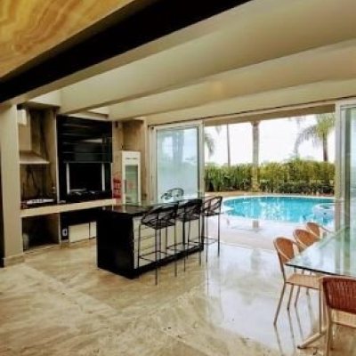 Casa Residencial com 1050m², 4 quartos (sendo 4 suítes), 5 garagens, no bairro Jurerê Internacional em Florianópolis