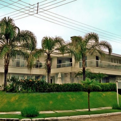 Casa Residencial com 1050m², 4 quartos (sendo 4 suítes), 5 garagens, no bairro Jurerê Internacional em Florianópolis