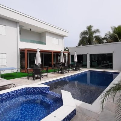 Casa Residencial com 500m², 6 quartos, 6 suítes, 3 garagens, no bairro Jurerê Internacional em Florianópolis