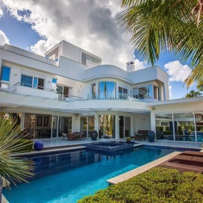 Casa Residencial com 1200m², 5 quartos, 5 suítes, 6 garagens, no bairro Jurerê Internacional em Florianópolis