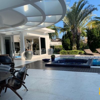 Casa Residencial com 1200m², 5 quartos, 5 suítes, 6 garagens, no bairro Jurerê Internacional em Florianópolis