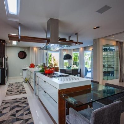 Casa Residencial com 1200m², 5 quartos, 5 suítes, 6 garagens, no bairro Jurerê Internacional em Florianópolis