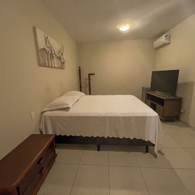 Casa Residencial com 300m², 4 quartos, 4 suítes, 4 garagens, no bairro Jurerê Internacional em Florianópolis