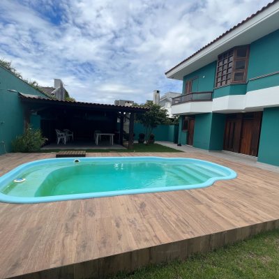 Casa Residencial com 300m², 4 quartos, 4 suítes, 4 garagens, no bairro Jurerê Internacional em Florianópolis