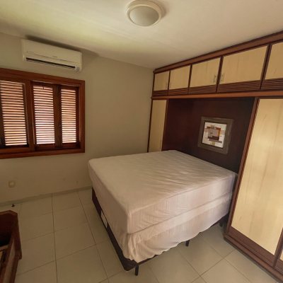 Casa Residencial com 300m², 4 quartos, 4 suítes, 4 garagens, no bairro Jurerê Internacional em Florianópolis