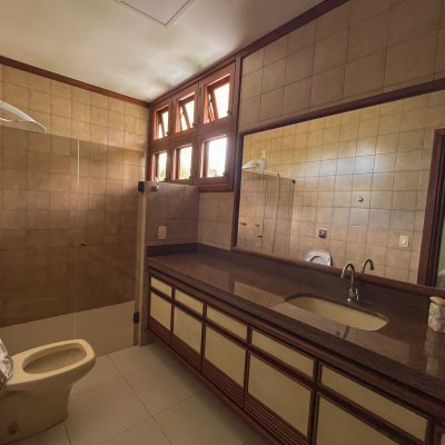 Casa Residencial com 300m², 4 quartos, 4 suítes, 4 garagens, no bairro Jurerê Internacional em Florianópolis