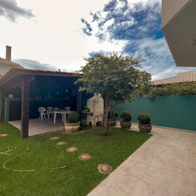 Casa Residencial com 300m², 4 quartos, 4 suítes, 4 garagens, no bairro Jurerê Internacional em Florianópolis