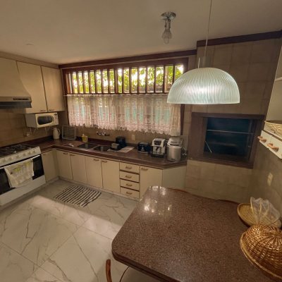 Casa Residencial com 300m², 4 quartos, 4 suítes, 4 garagens, no bairro Jurerê Internacional em Florianópolis