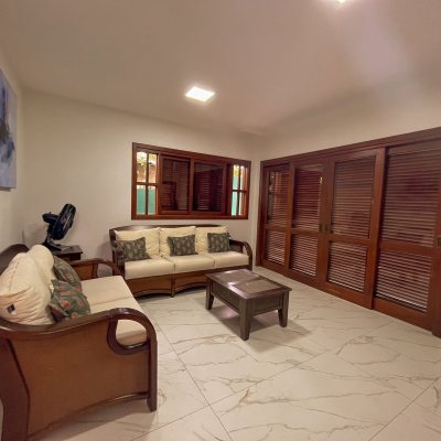 Casa Residencial com 300m², 4 quartos, 4 suítes, 4 garagens, no bairro Jurerê Internacional em Florianópolis