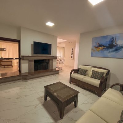 Casa Residencial com 300m², 4 quartos, 4 suítes, 4 garagens, no bairro Jurerê Internacional em Florianópolis