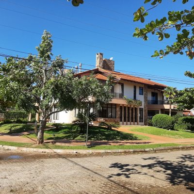 Casa Residencial com 600m², 5 quartos, 5 suítes, 6 garagens, no bairro Jurerê em Florianópolis