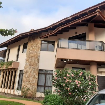 Casa Residencial com 600m², 5 quartos, 5 suítes, 6 garagens, no bairro Jurerê em Florianópolis