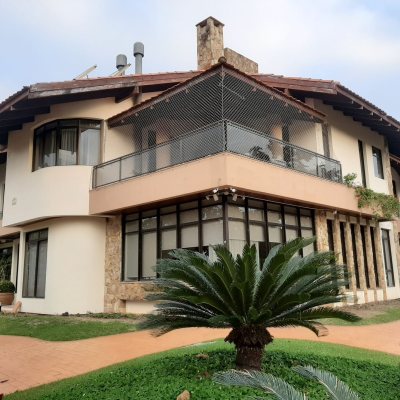 Casa Residencial com 600m², 5 quartos, 5 suítes, 6 garagens, no bairro Jurerê em Florianópolis