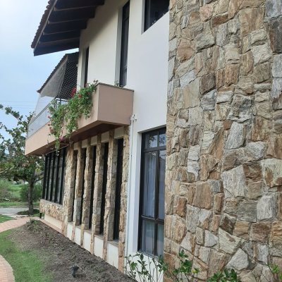 Casa Residencial com 600m², 5 quartos, 5 suítes, 6 garagens, no bairro Jurerê em Florianópolis